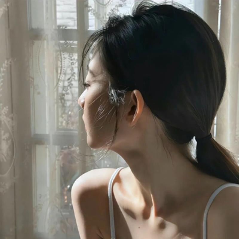 深圳伴游服務(wù)主播網(wǎng)紅奚雪瀅